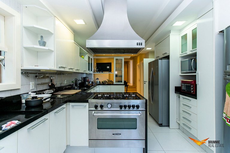 Stunning Mansion in São Conrado