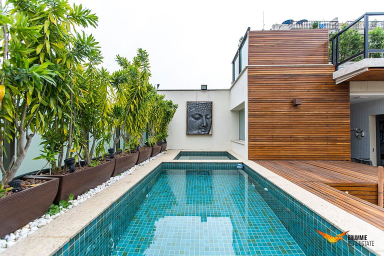 Beautiful Triplex Penthouse in Leblon