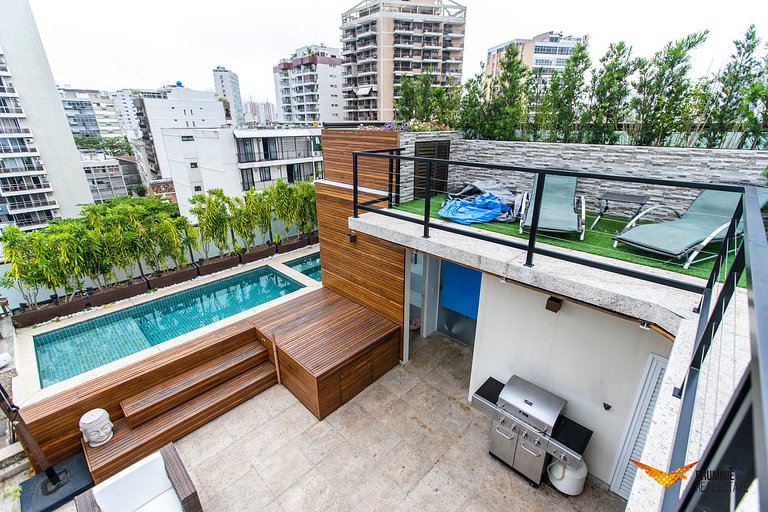 Beautiful Triplex Penthouse in Leblon