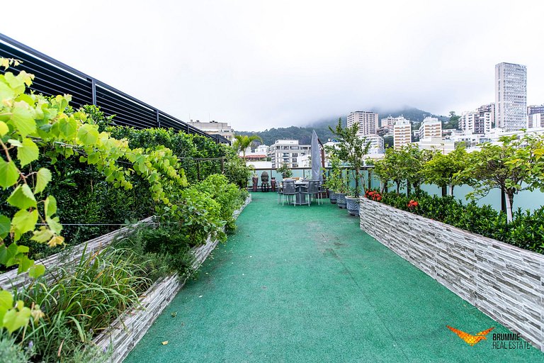 Beautiful Triplex Penthouse in Leblon