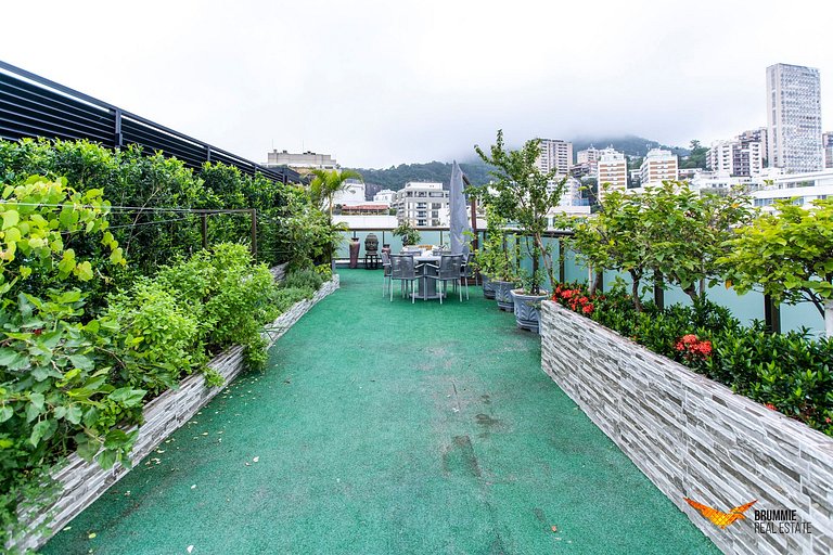 Beautiful Triplex Penthouse in Leblon