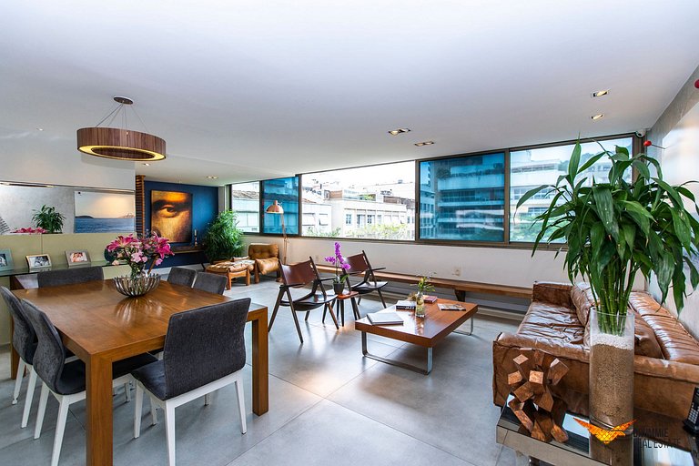 Beautiful Triplex Penthouse in Leblon