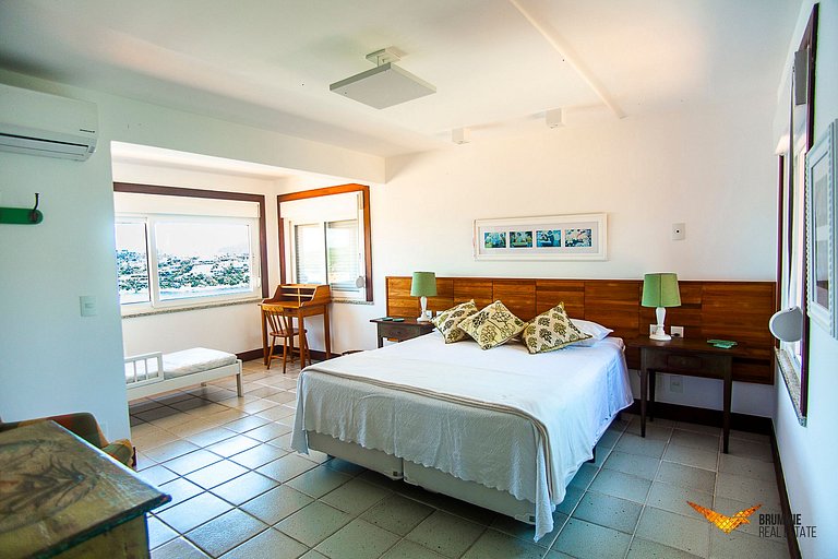 Casa Exclusiva com Vista Deslumbrante para o Mar em Búzios