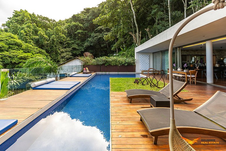Mansão em Estilo Eclético no Jardim Botânico