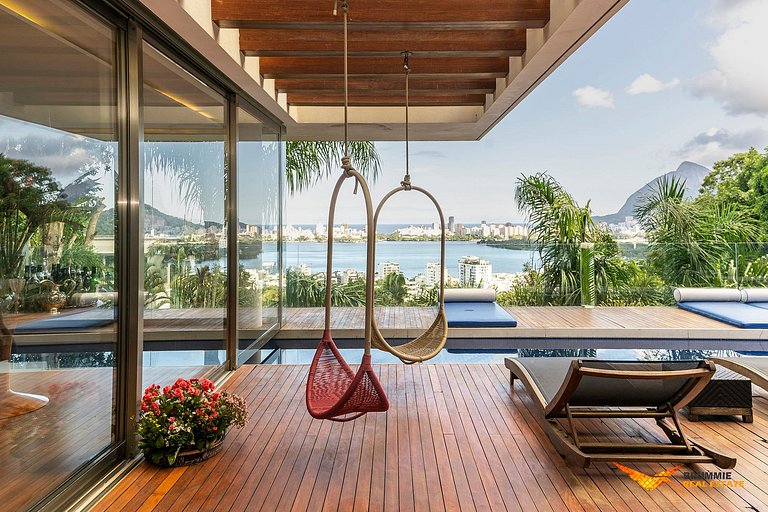 Eclectic-Style Home in Jardim Botânico