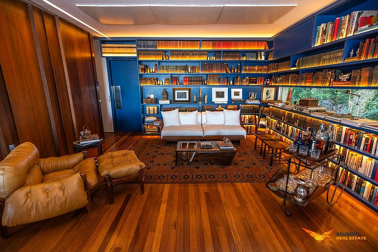 Eclectic-Style Home in Jardim Botânico