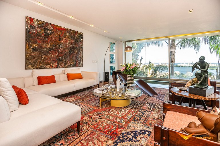 Eclectic-Style Home in Jardim Botânico