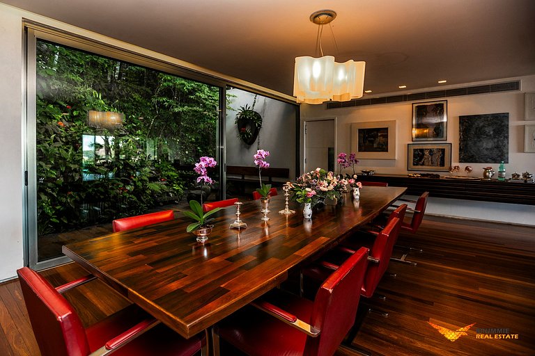Eclectic-Style Home in Jardim Botânico