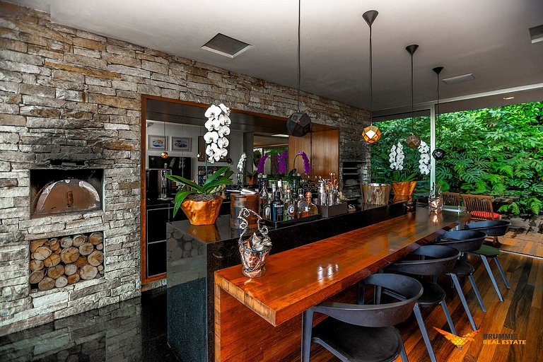 Eclectic-Style Home in Jardim Botânico