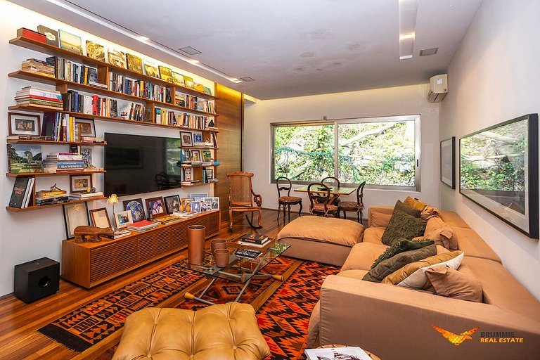 Eclectic-Style Home in Jardim Botânico