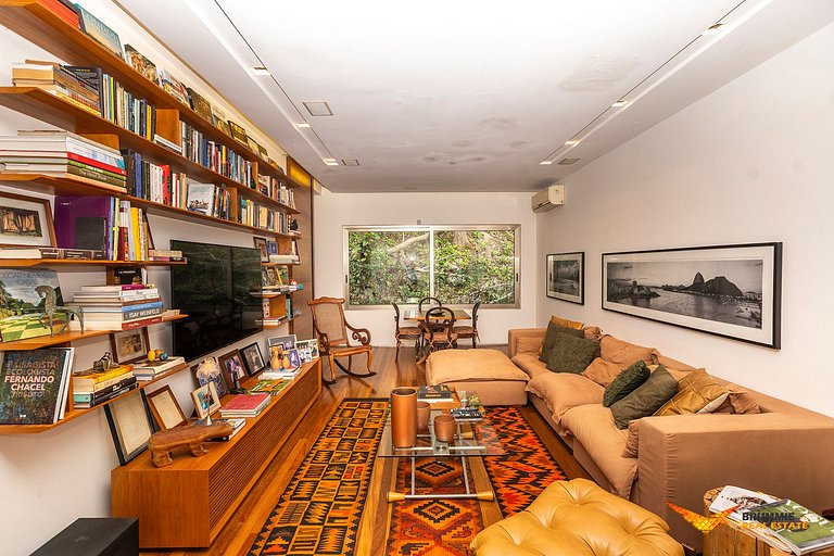 Eclectic-Style Home in Jardim Botânico