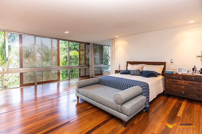 Mansão em Estilo Eclético no Jardim Botânico