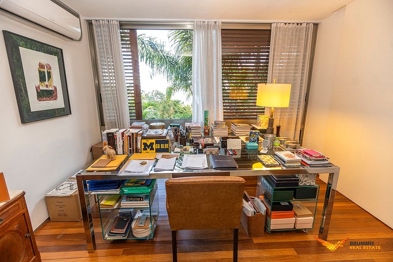 Eclectic-Style Home in Jardim Botânico
